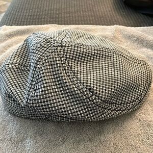 Medium Goorin bros men’s Fridays newsboy cap